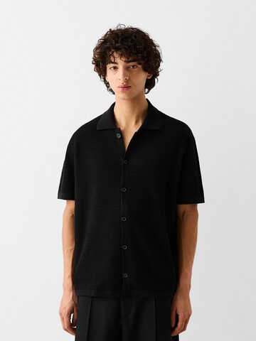 Bershka Regular fit Button Up Shirt in Black: front