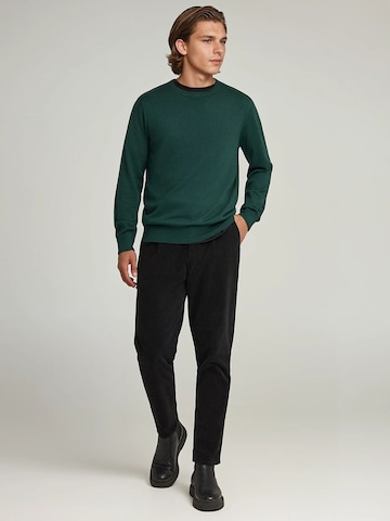 regular Pantaloni chino di Funky Buddha in nero