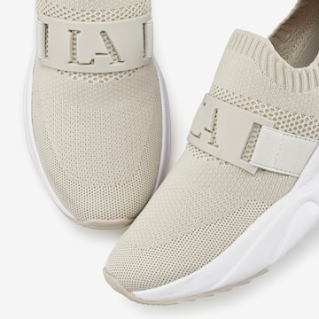 LASCANA Slip on -tennarit värissä beige