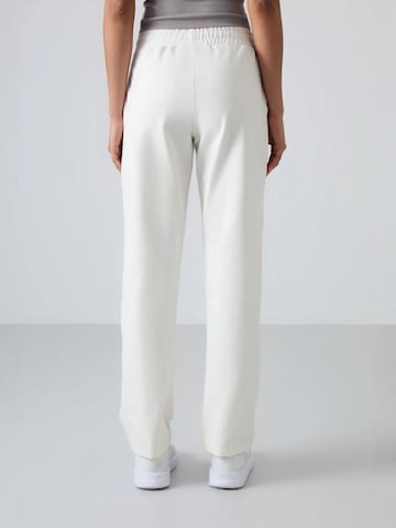 Tommy Life Regular Workout Pants in White