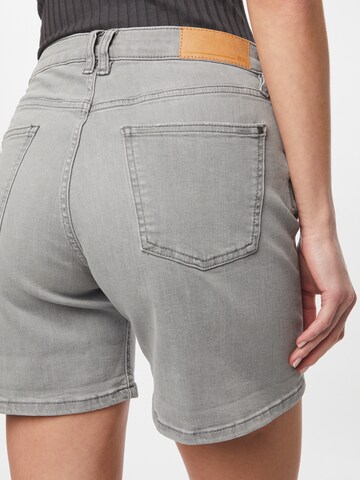 ESPRIT Regular Shorts in Grau