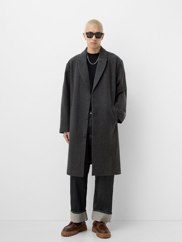 Bershka Mantel in Grau: Vorderseite