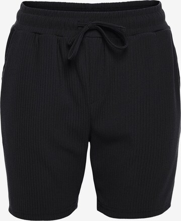 Regular Pantaloni de la Trendyol pe negru: față