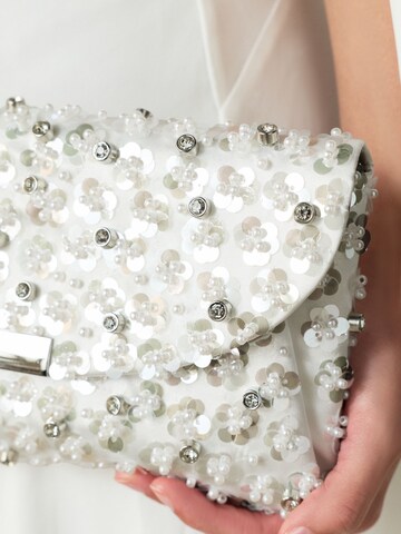 Next Clutch in Weiß