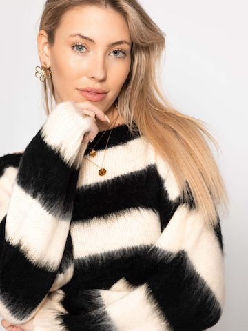 SASSYCLASSY Pullover‌‌‌‌‌‌‌‌‌‌ in Schwarz