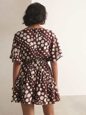 Robe Next en marron