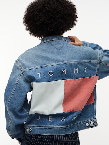 Geacă de primăvară-toamnă de la Tommy Jeans pe albastru
