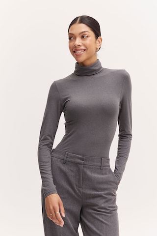 T-shirt 'Pamila' b.young en gris : devant
