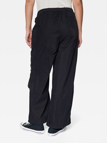 Mavi Loosefit Hose in Schwarz