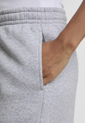 Wide Leg Pantalon Urban Classics en gris