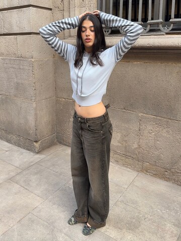 Barrel Jeans di Bershka in nero: frontale