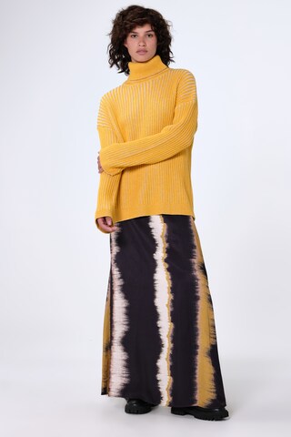 Aligne Sweater 'Gina Roll' in Yellow