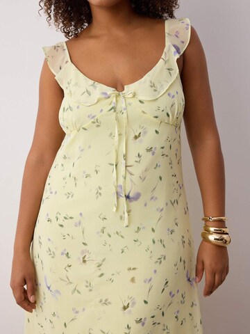 Trendyol Curve Φόρεμα σε κίτρινο