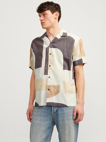 JACK & JONES Comfort Fit Skjorte 'Jjcarnaby' i beige: forside