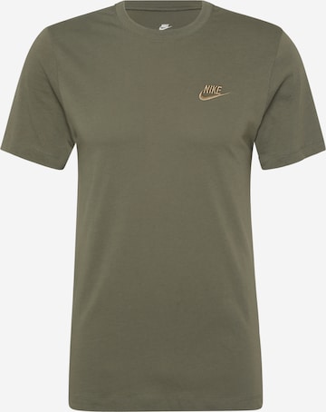 T-Shirt 'CLUB' Nike Sportswear en vert : devant