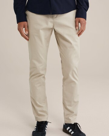 WE Fashion Slim fit Chino trousers in Beige: front