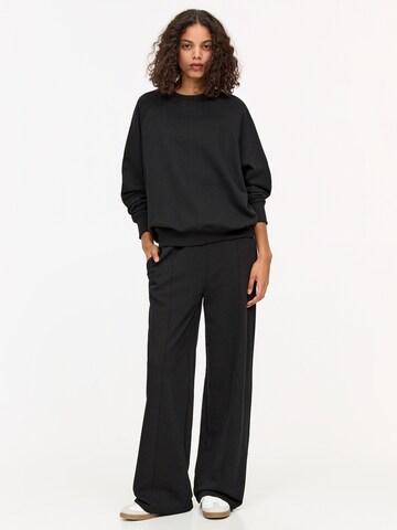 Pull&Bear Sweatshirt in Schwarz