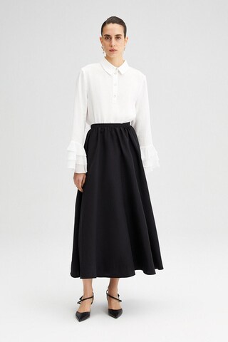 Touche Prive Skirt in Black