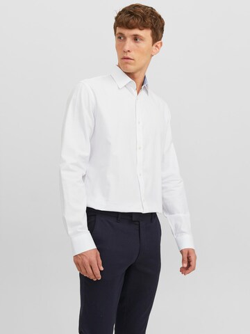 Fit confort Chemise 'Belfast' JACK & JONES en blanc