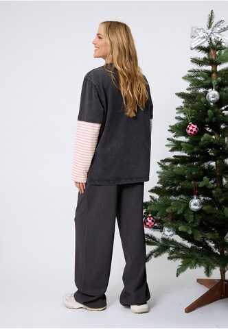 OH APRIL Shirt in Grijs