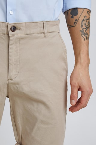 !Solidregular Chino hlače 'Rockcliffe' - smeđa boja