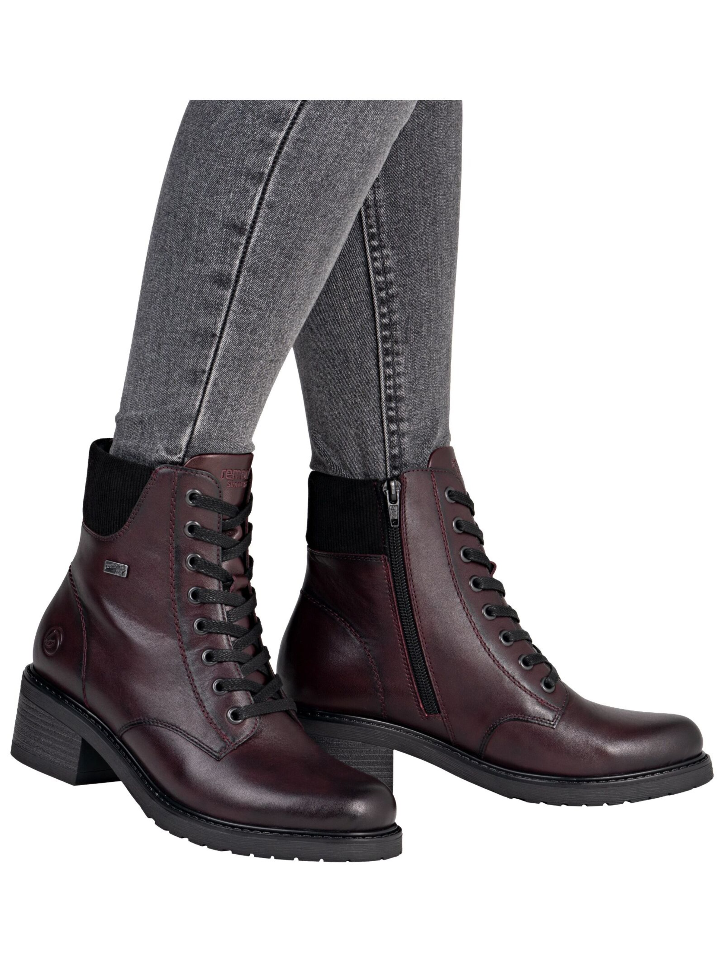 Bottines à lacets REMONTE en rouge : devant