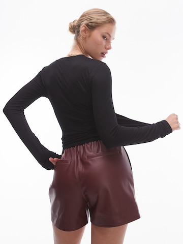 TOPSHOP Μπλουζάκι 'PREMIUM' σε μαύρο