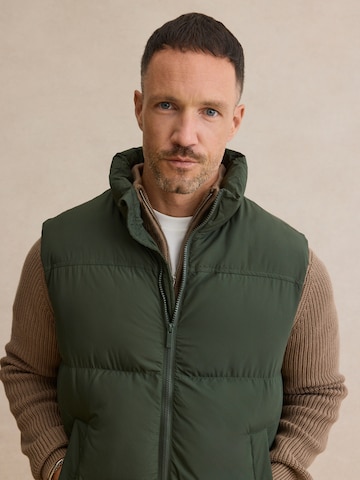DAN FOX APPAREL Bodywarmer 'Konrad' in Groen