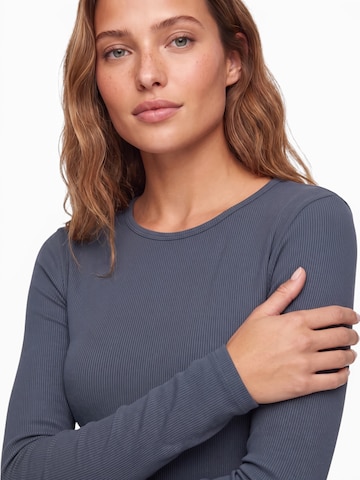 Tricou 'Insa' de la ABOUT YOU pe albastru