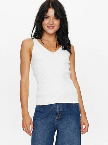 NÜMPH Top 'Cerys' in Wit: voorkant