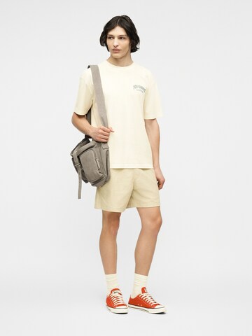 Tricou de la HOLLISTER pe bej