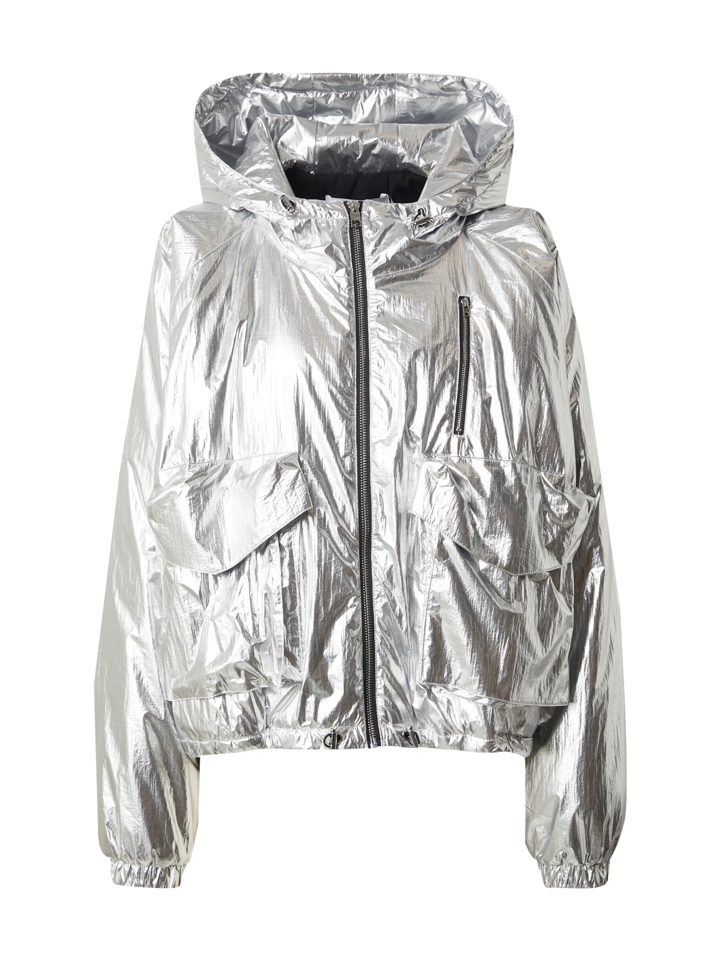 IRO Prijelazna jakna u srebro, Pregled proizvoda