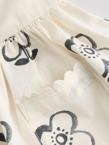 Next Setti värissä beige