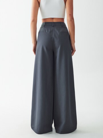 Calli Wide leg Pleat-front trousers 'Katy' in Grey: back