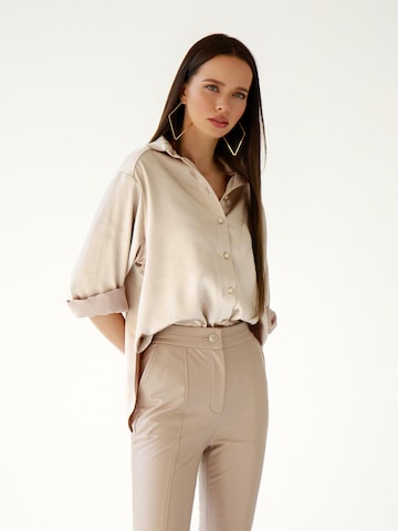 Anushka - Camiseta talla grande en beige
