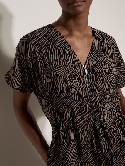 Apricot Robe ' ' en noir, Vue avec produit