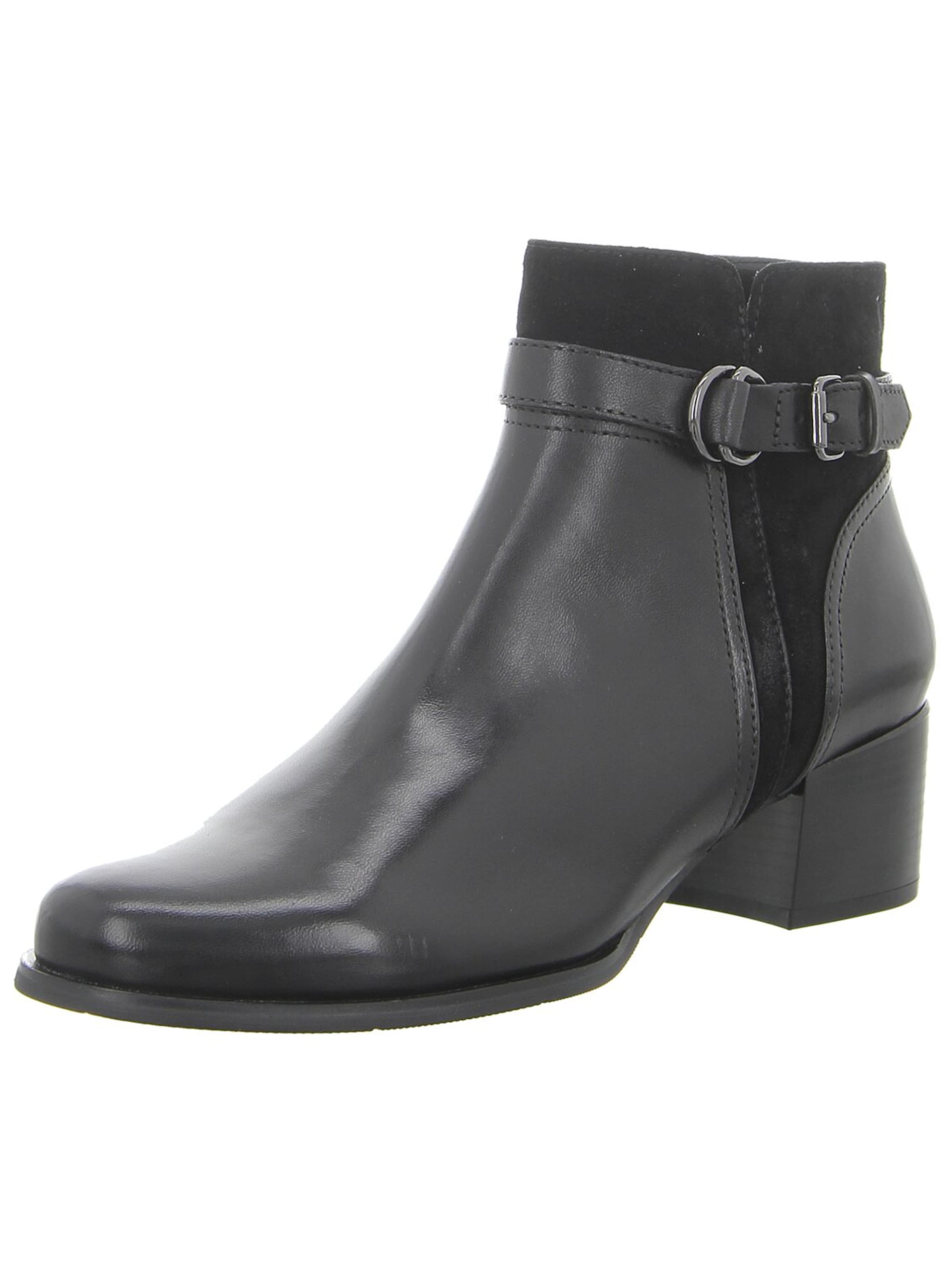 Regarde le Ciel Ankle Boots in Black: front