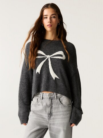Pull&Bear Pullover in Grau: Vorderseite