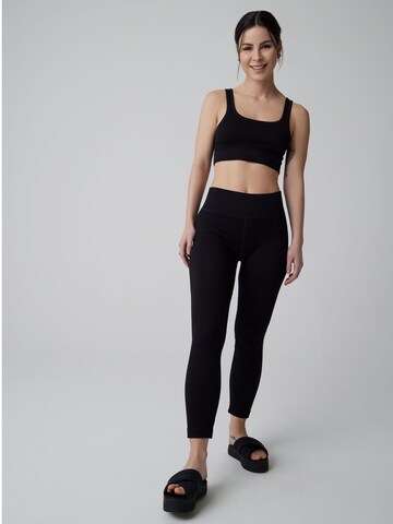 Skinny Leggings 'Polly' de la A LOT LESS pe negru