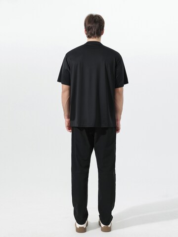 YOUTHUP Shirt 'Leibfrei' in Black