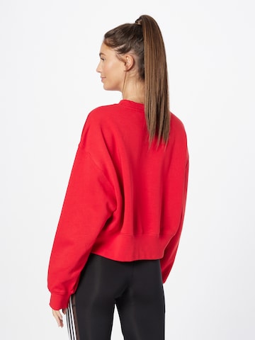 ADIDAS ORIGINALS Sweatshirt 'Adicolor Essentials' i rød