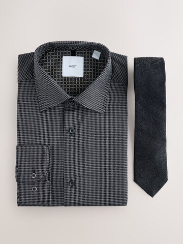 Next Regular Fit Set: Hemd und Krawatte in Grau