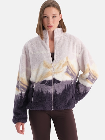 bēšs Dagi Flīsa jaka: no priekšpuses