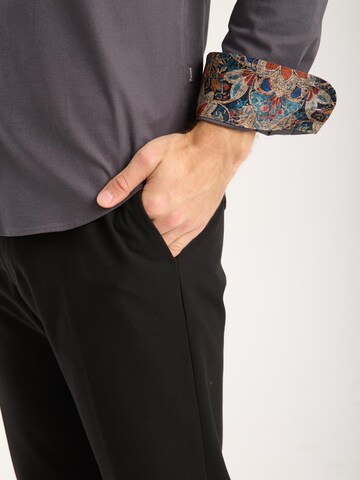 Slim fit Camicia 'Donatello Iconic Poplin Stretch Man Shirt Red' di 7Camicie in grigio
