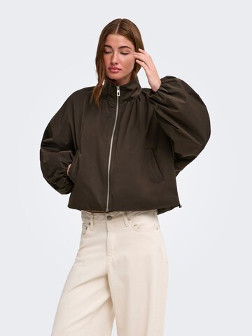 Veste mi-saison 'ONLBinalo' ONLY en marron : devant