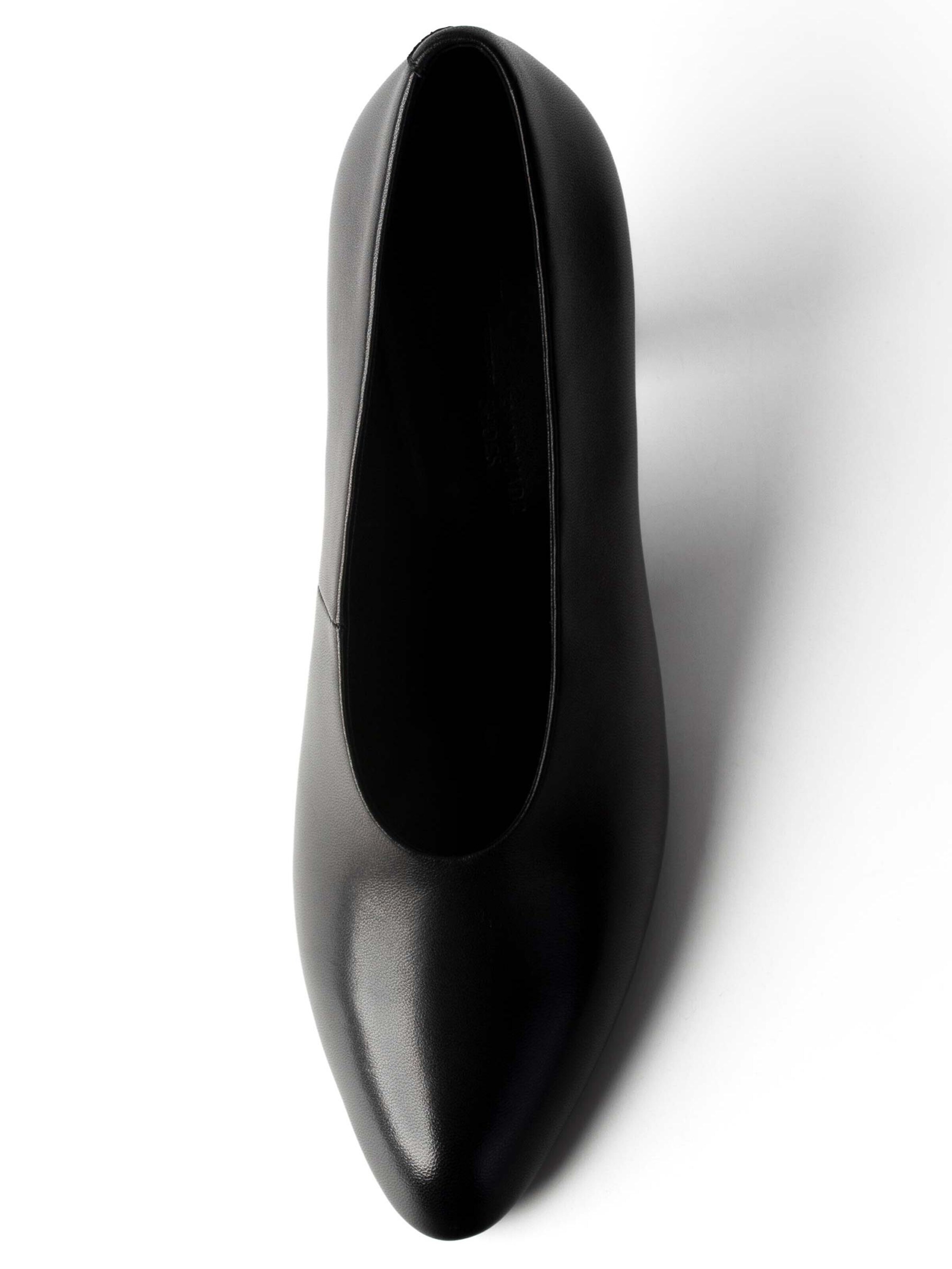 L37 HANDMADE SHOES - Sapatos de salto 'CAPRI BREEZE' em preto