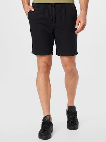 Superdry Regular Pants in Black: front