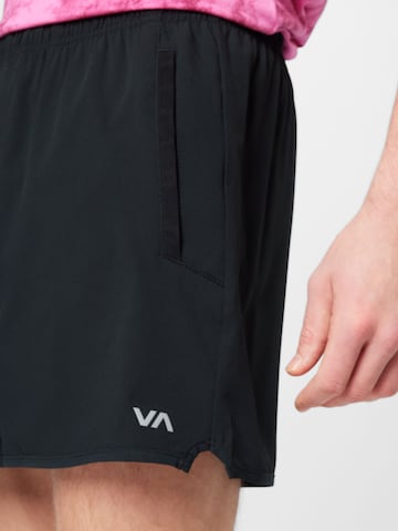 RVCA Regular Broek 'YOGGER 15' in Zwart