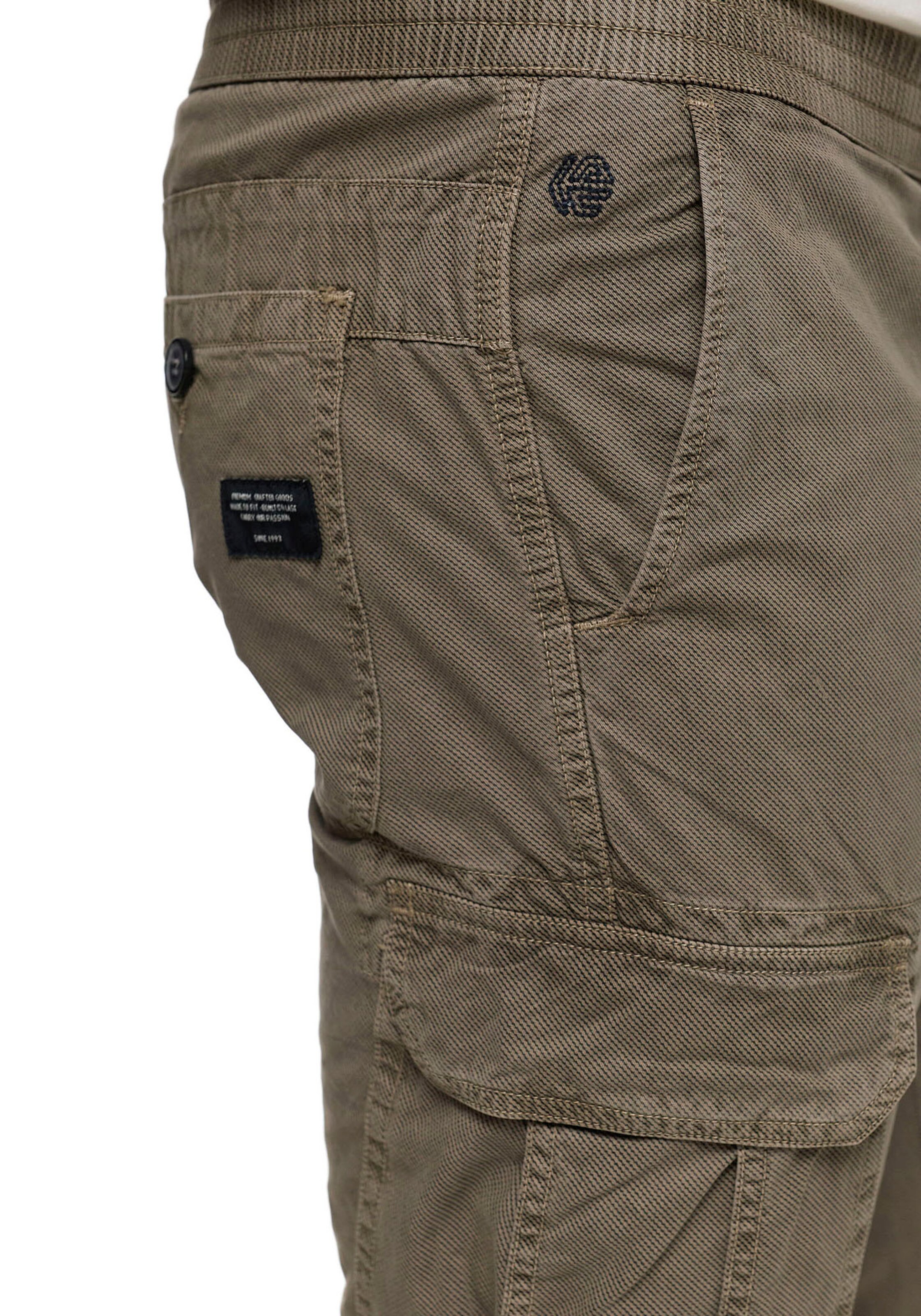 INDICODE JEANS Tapered Cargo Pants in Green