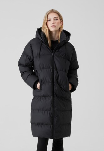 Noisy may Mantel 'NMSky' in Schwarz: Vorderseite